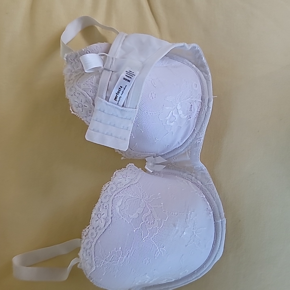 Women's  white bra size 36 DDD